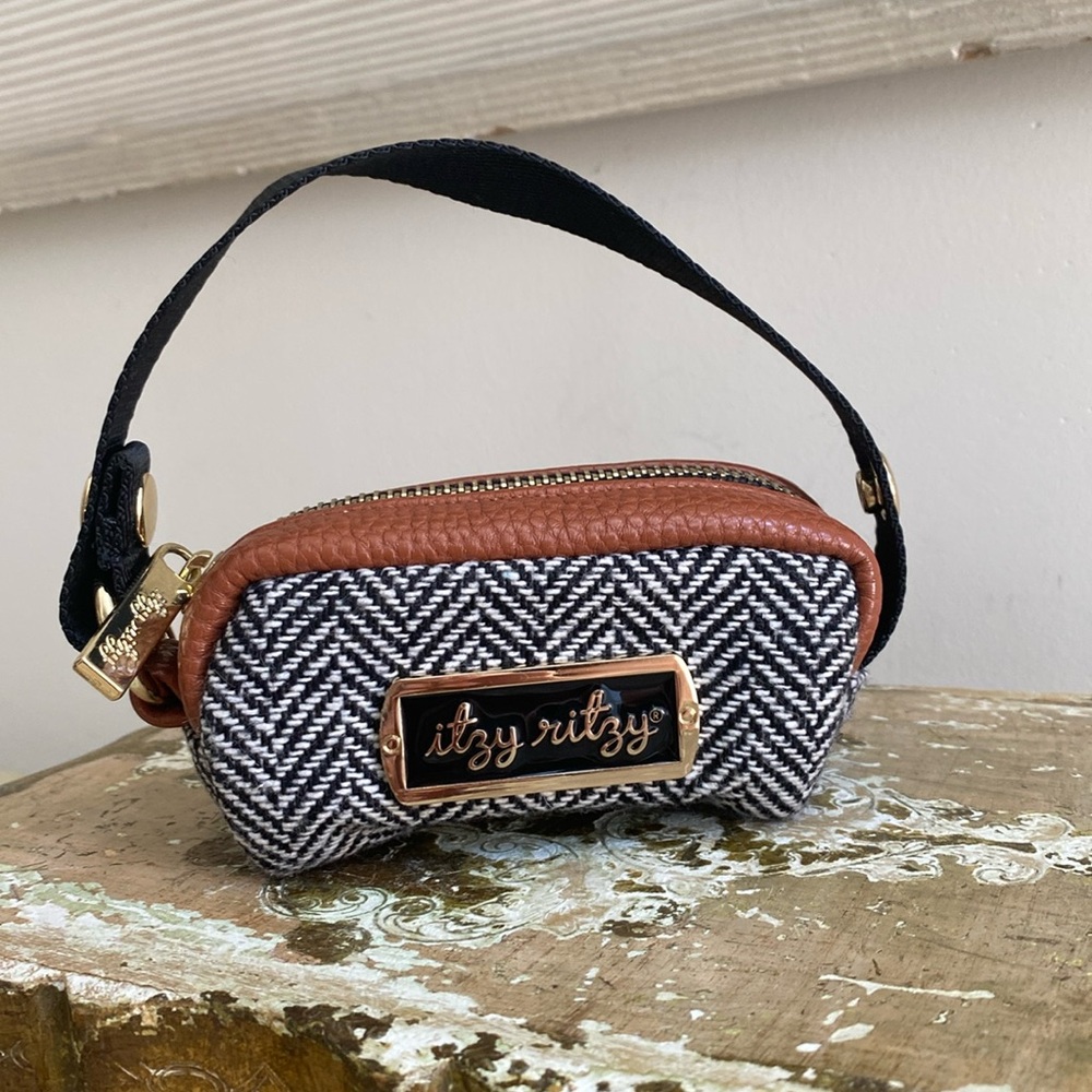 itzy ritzy Black & Brown Mini Wristlet for Kids